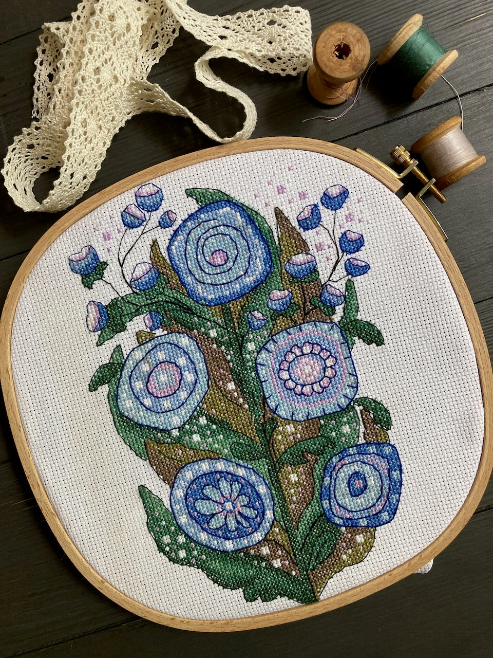 Blue folk flowers - cross stitch pattern