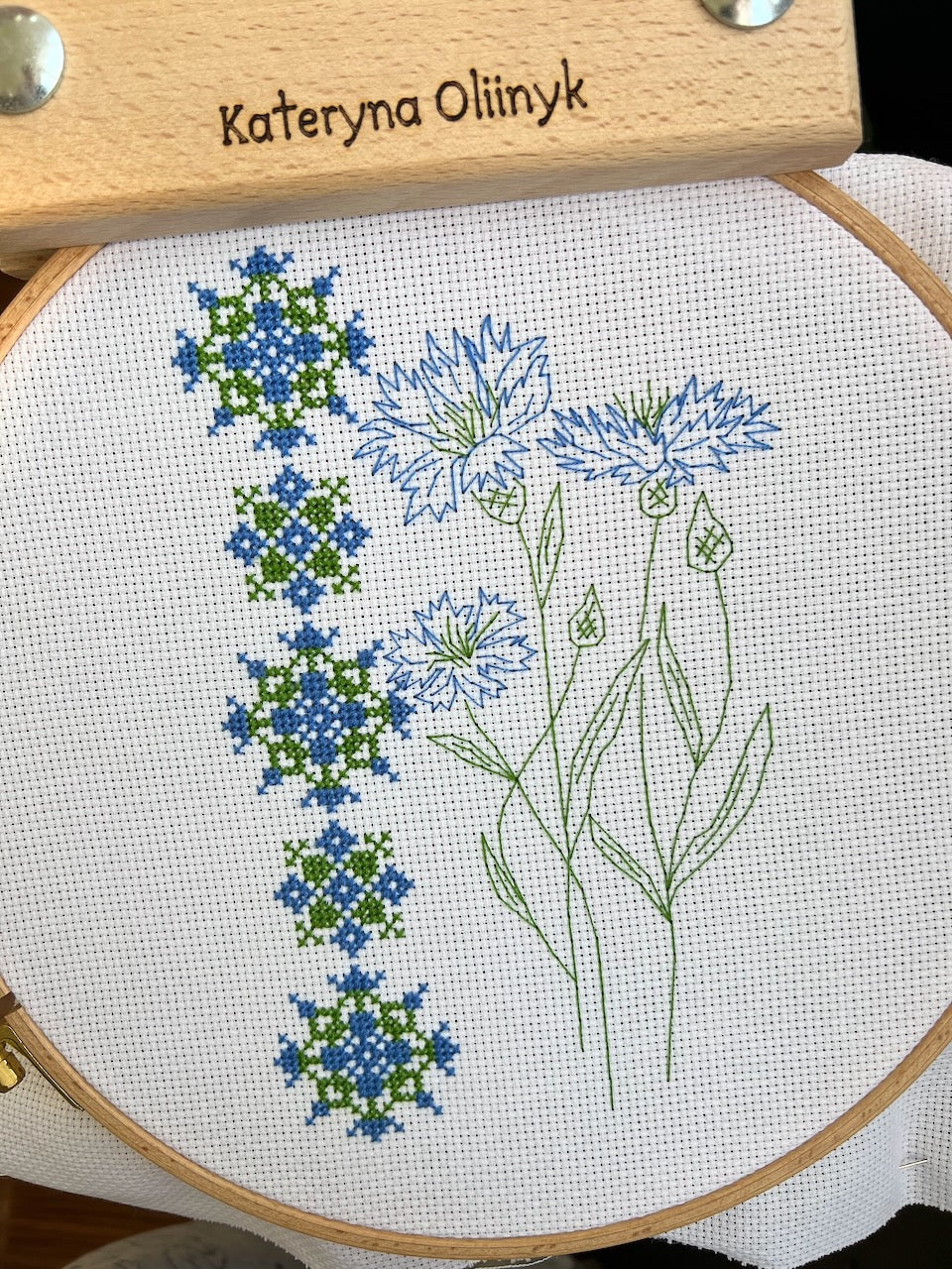 Cornflowers ornament - cross stitch pattern