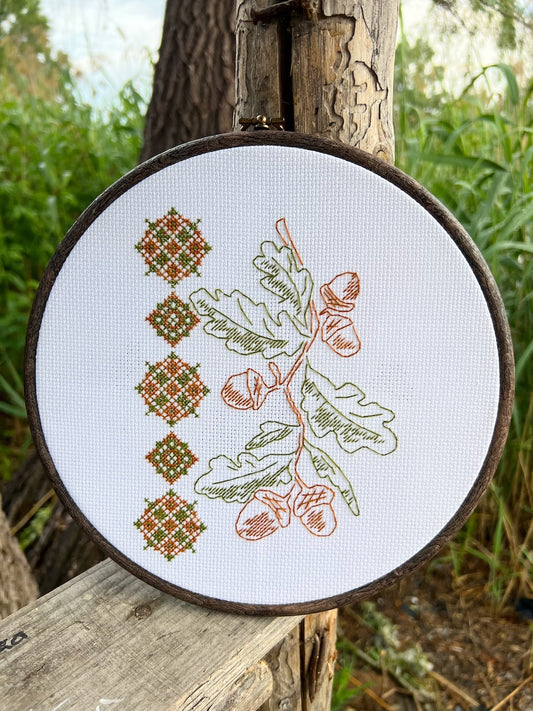 Acorn and Ornament - cross stitch pattern