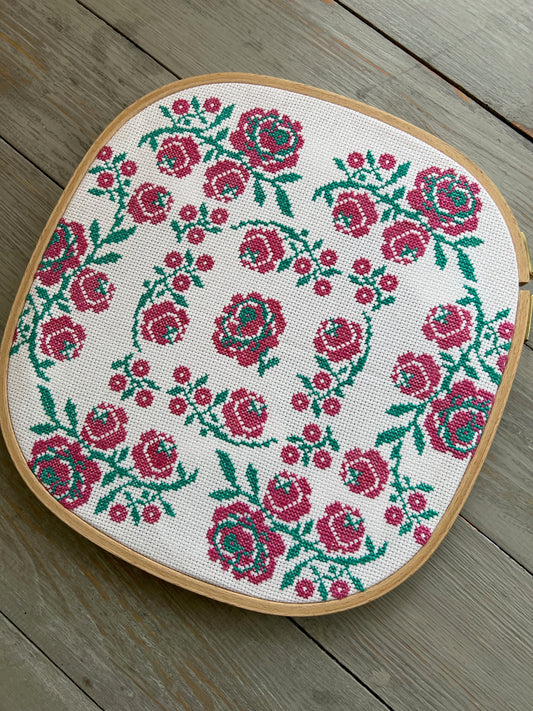 Mandala floral magenta - cross stitch pattern