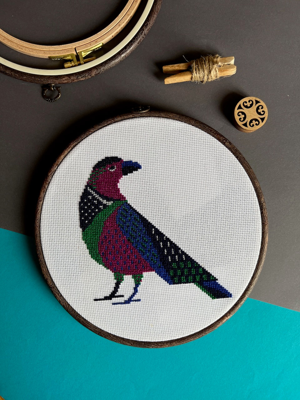 Raven - cross stitch pattern