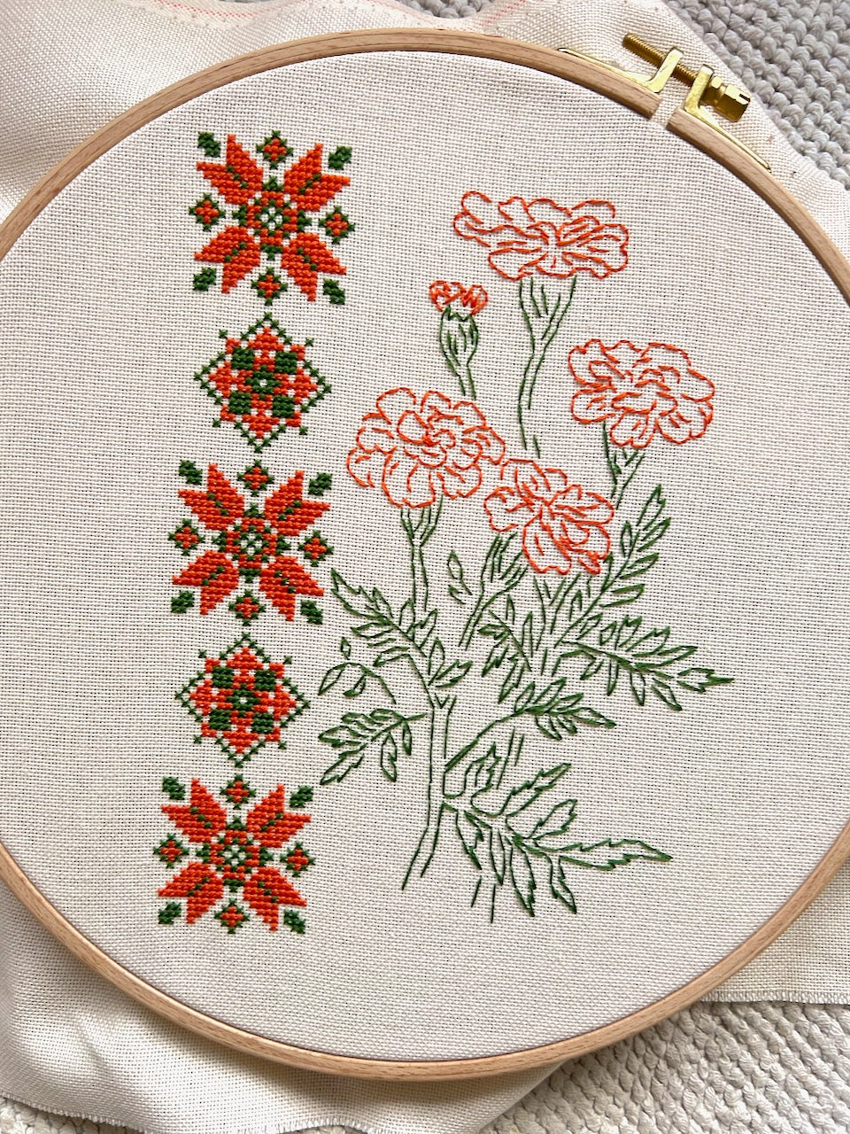 Marigold ornament - cross stitch pattern