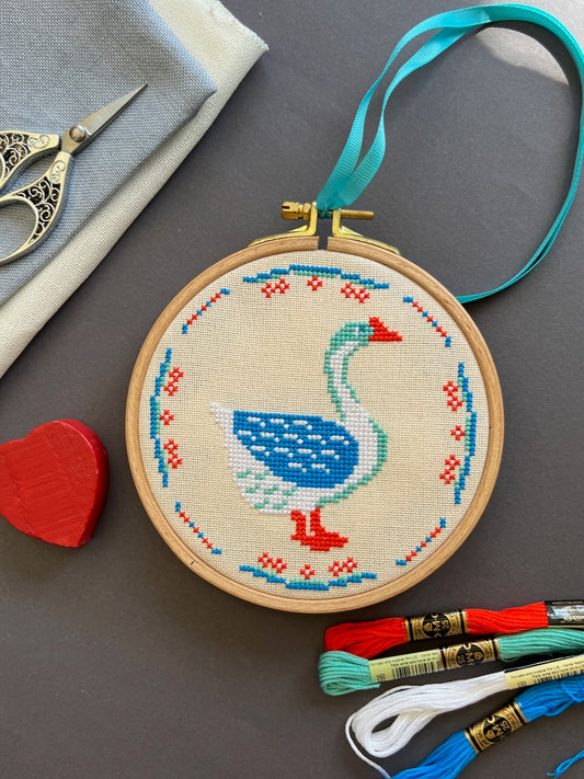 Funny goose - cross stitch pattern